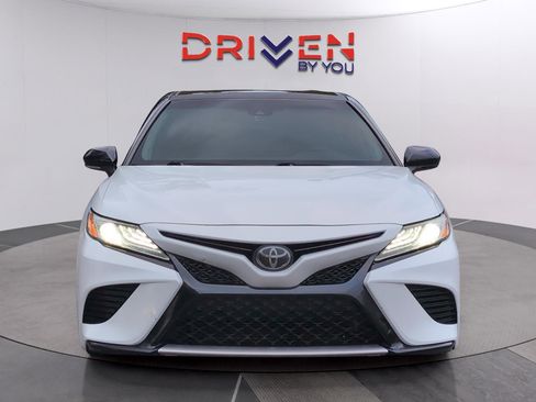 Used 2020 Toyota Camry XSE image 9