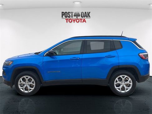 Used 2024 Jeep Compass Latitude image 8
