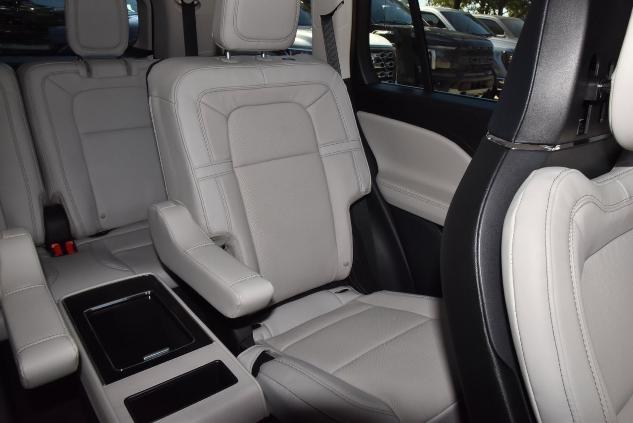 New 2027 Lincoln Aviator Reserve AWD/4WD image 23