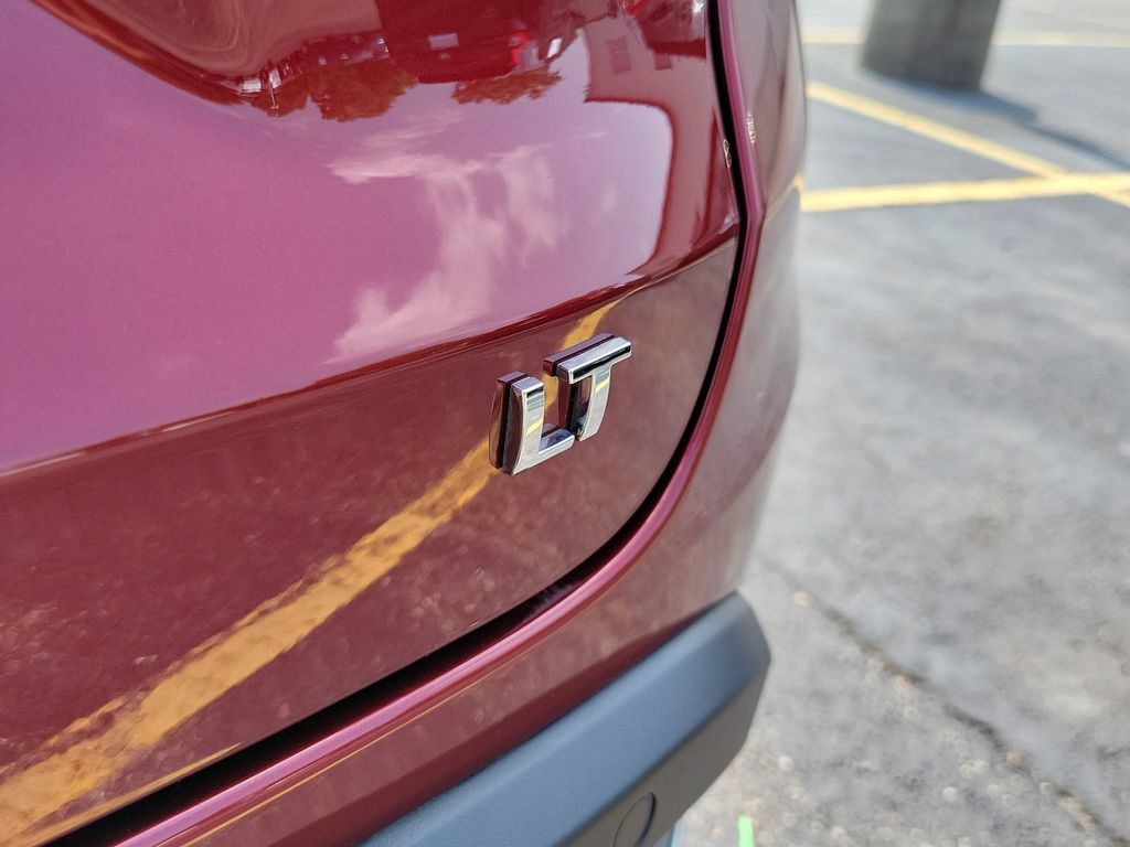 Used 2025 Chevrolet Trax LT w/ Driver Confidence Package FWD image 12