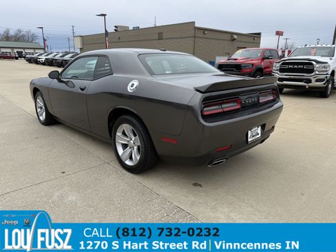 Used 2023 Dodge Challenger SXT image 5