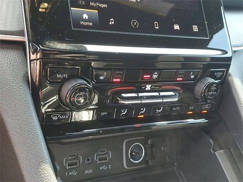 New 2025 Jeep Grand Cherokee L Laredo w/ Luxury Tech Group I image 13