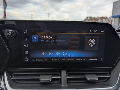 Used 2024 Chevrolet Trax RS w/ Sunroof Package image 22