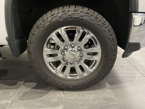 Used 2024 Chevrolet Silverado 2500 LTZ w/ LTZ Premium Package AWD/4WD image 12