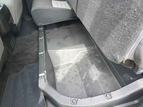 Used 2024 Toyota Tacoma TRD Sport image 29