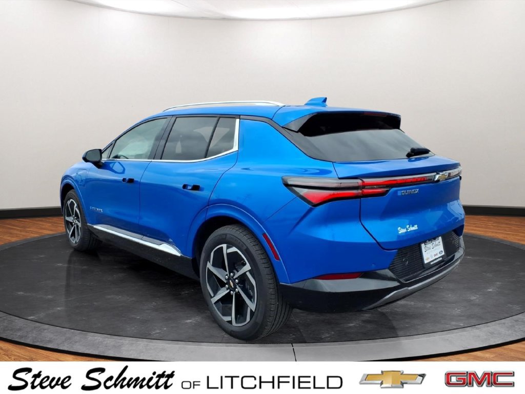 Certified 2024 Chevrolet Equinox EV LT FWD image 3