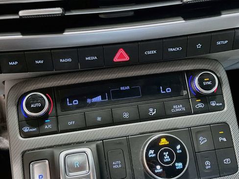 Used 2023 Hyundai Palisade SEL w/ Premium Package AWD/4WD image 16