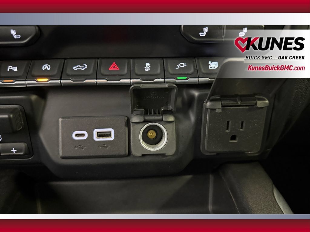 Used 2020 Chevrolet Silverado 1500 RST AWD/4WD image 32