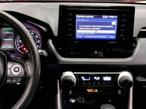 Used 2021 Toyota RAV4 LE image 7