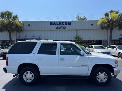 Used 2003 GMC Yukon SLT w/ 1SC Preferred Equipment Group AWD/4WD image 1