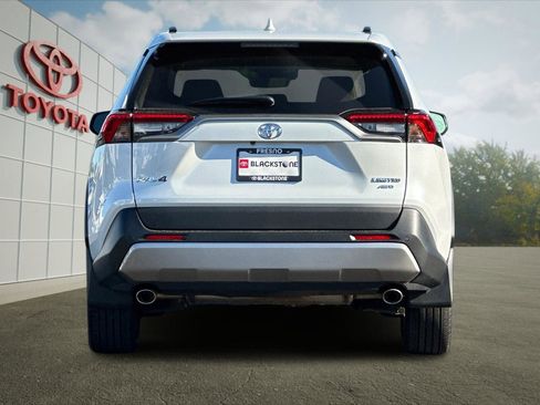 Used 2023 Toyota RAV4 Limited image 4