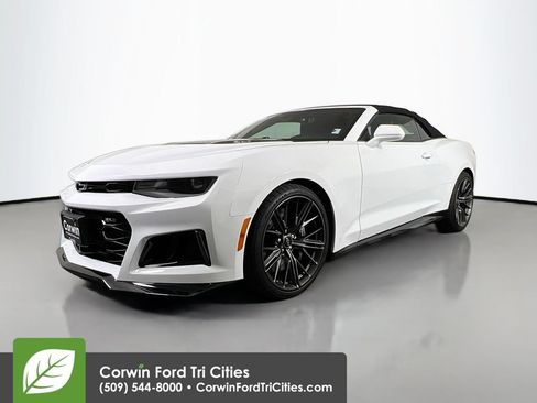 Used 2022 Chevrolet Camaro ZL1 RWD image 5