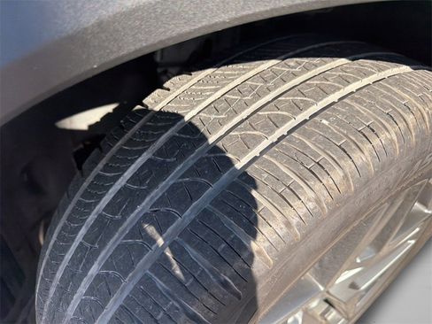 Certified 2025 Ford Explorer ST-Line w/ ST-Line Street Pack image 24