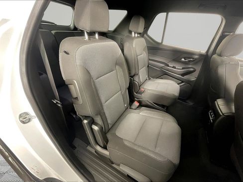 Used 2022 Chevrolet Traverse LT FWD image 24