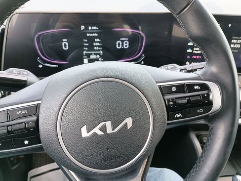 Used 2025 Kia Sportage EX image 21