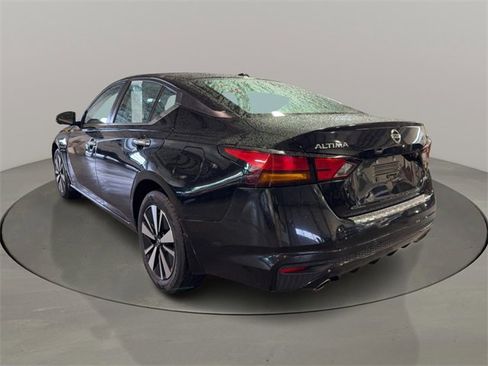 Used 2021 Nissan Altima 2.5 SV w/ SV Premium Package image 5