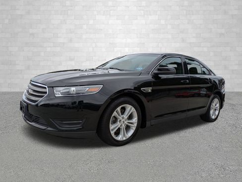 Used 2018 Ford Taurus SEL w/ Equipment Group 201A image 5