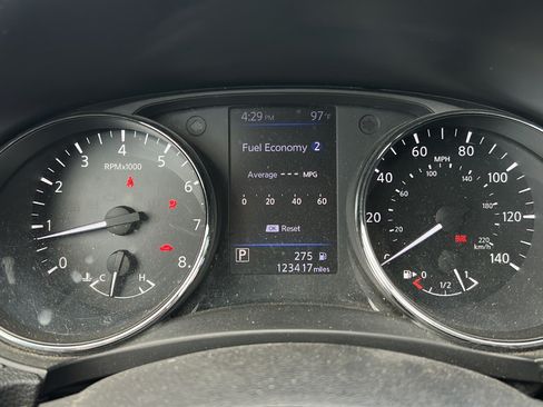 Used 2019 Nissan Rogue SL FWD image 24
