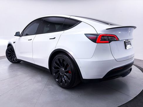 Used 2022 Tesla Model Y Performance AWD/4WD image 2