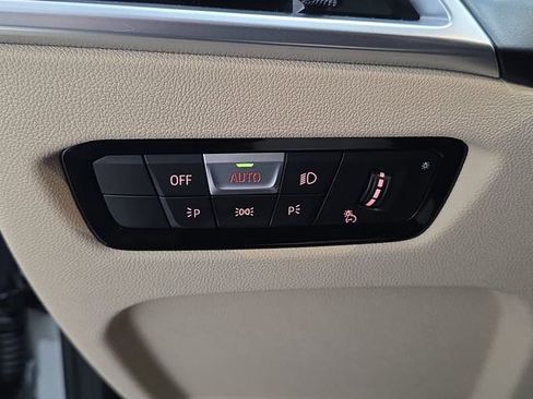 Certified 2025 BMW 330i xDrive 330i xDrive w/ Convenience Package image 21