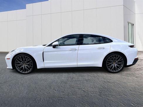 Used 2025 Porsche Panamera 4 image 2