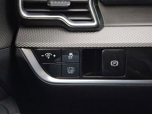 Used 2023 Kia Sportage LX image 25