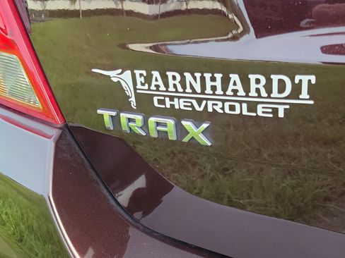 Used 2020 Chevrolet Trax LT w/ LT Convenience Package FWD image 24
