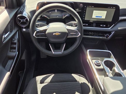 New 2026 Chevrolet Equinox LT FWD image 17