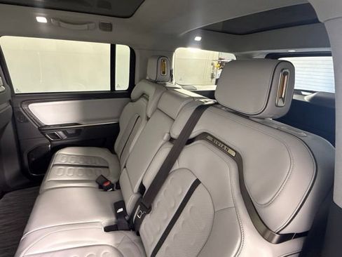 Used 2023 Rivian R1S Adventure AWD/4WD image 23