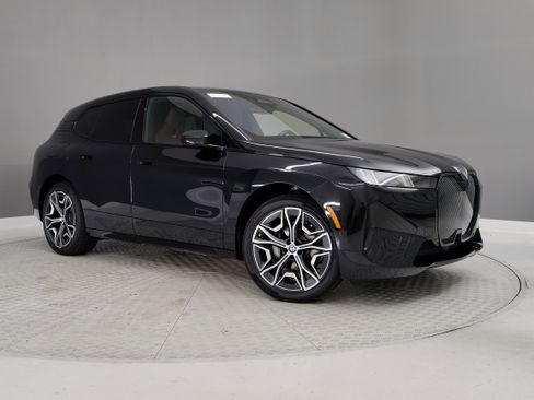 New 2026 BMW iX xDrive60 w/ Premium Package image 28