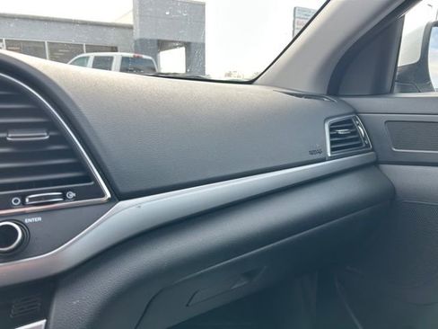 Used 2017 Hyundai Elantra Limited w/ Limited Tech Package 04 image 39
