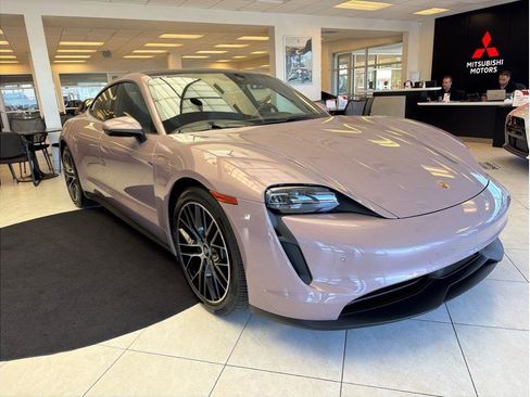 Used 2024 Porsche Taycan image 3