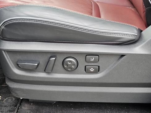 Used 2025 INFINITI QX80 Autograph AWD/4WD image 25