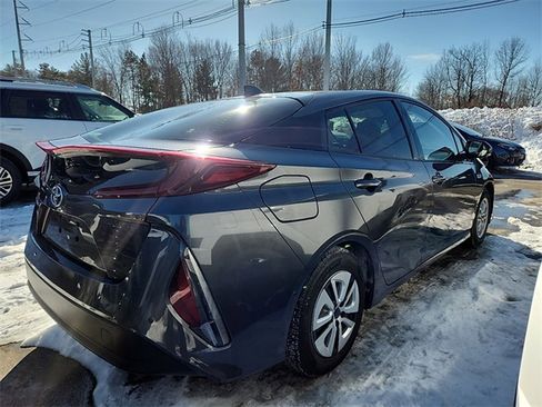 Used 2017 Toyota Prius Prime Advanced w/ Carpet Mat Package image 3