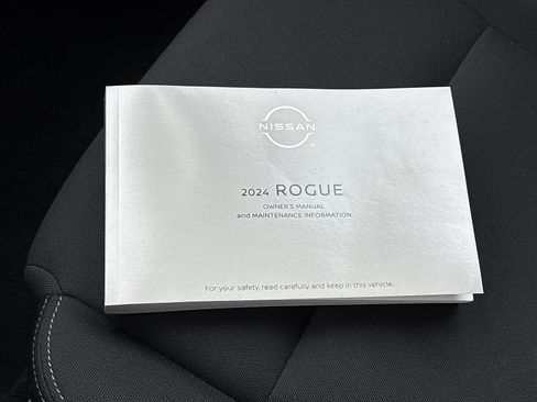 Used 2024 Nissan Rogue S image 26