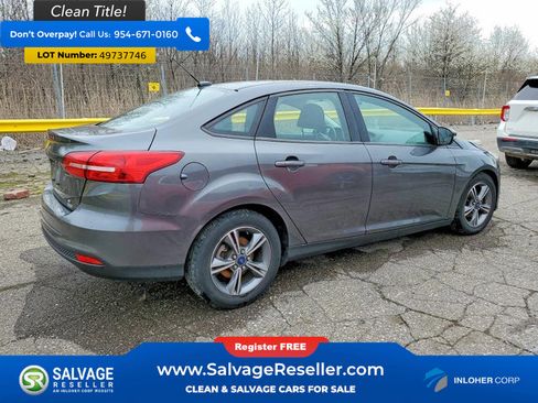 Used 2017 Ford Focus SE FWD image 4