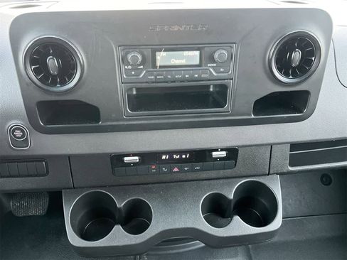 Used 2023 Mercedes-Benz Sprinter 2500 image 22