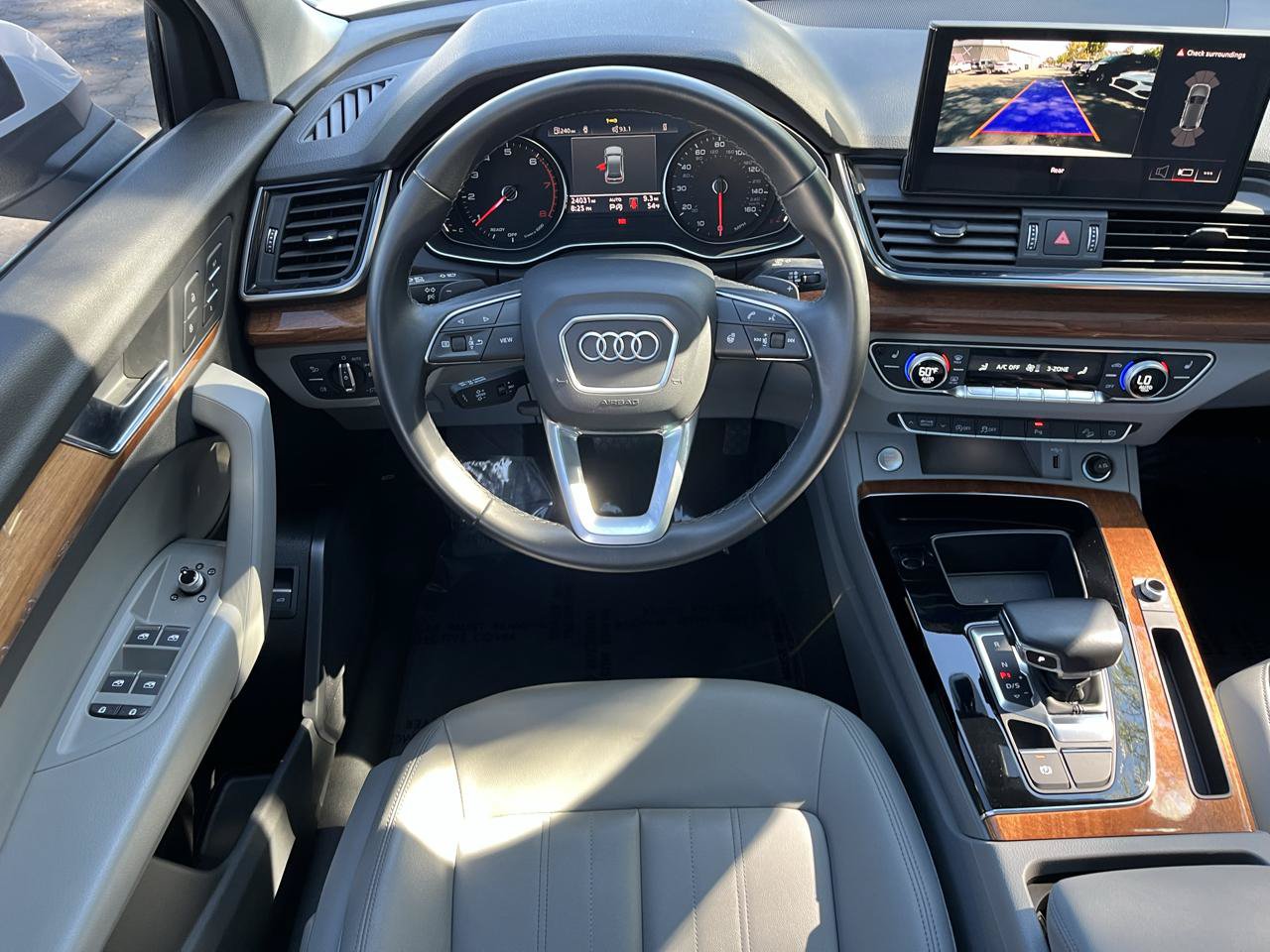 Used 2023 Audi Q5 2.0T Premium w/ Convenience Package AWD/4WD image 5