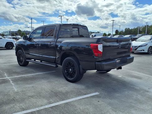 Used 2019 Nissan Titan SL w/ Midnight Edition image 2