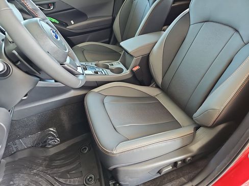 Certified 2025 Subaru Crosstrek 2.5i Limited w/ Crosstrek Mirror Package image 19