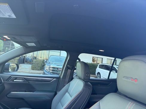 Used 2024 GMC Acadia AT4 w/ Super Cruise Package image 9