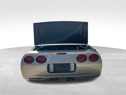 Used 1998 Chevrolet Corvette Convertible w/ Performance Handling Pkg image 33