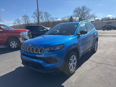 Used 2024 Jeep Compass Latitude w/ Sun and Sound Group image 3