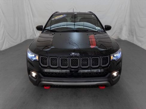 Used 2023 Jeep Compass Trailhawk w/ Trailhawk Convenience Group image 2
