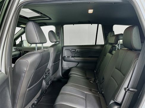 Used 2025 Honda Passport TrailSport image 16