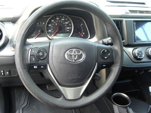 Used 2015 Toyota RAV4 LE FWD image 9