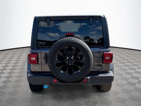 Used 2023 Jeep Wrangler Unlimited Sahara w/ Cold Weather Group AWD/4WD image 7