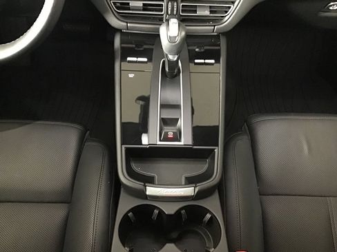 Certified 2023 Porsche Macan Turbo AWD/4WD image 26