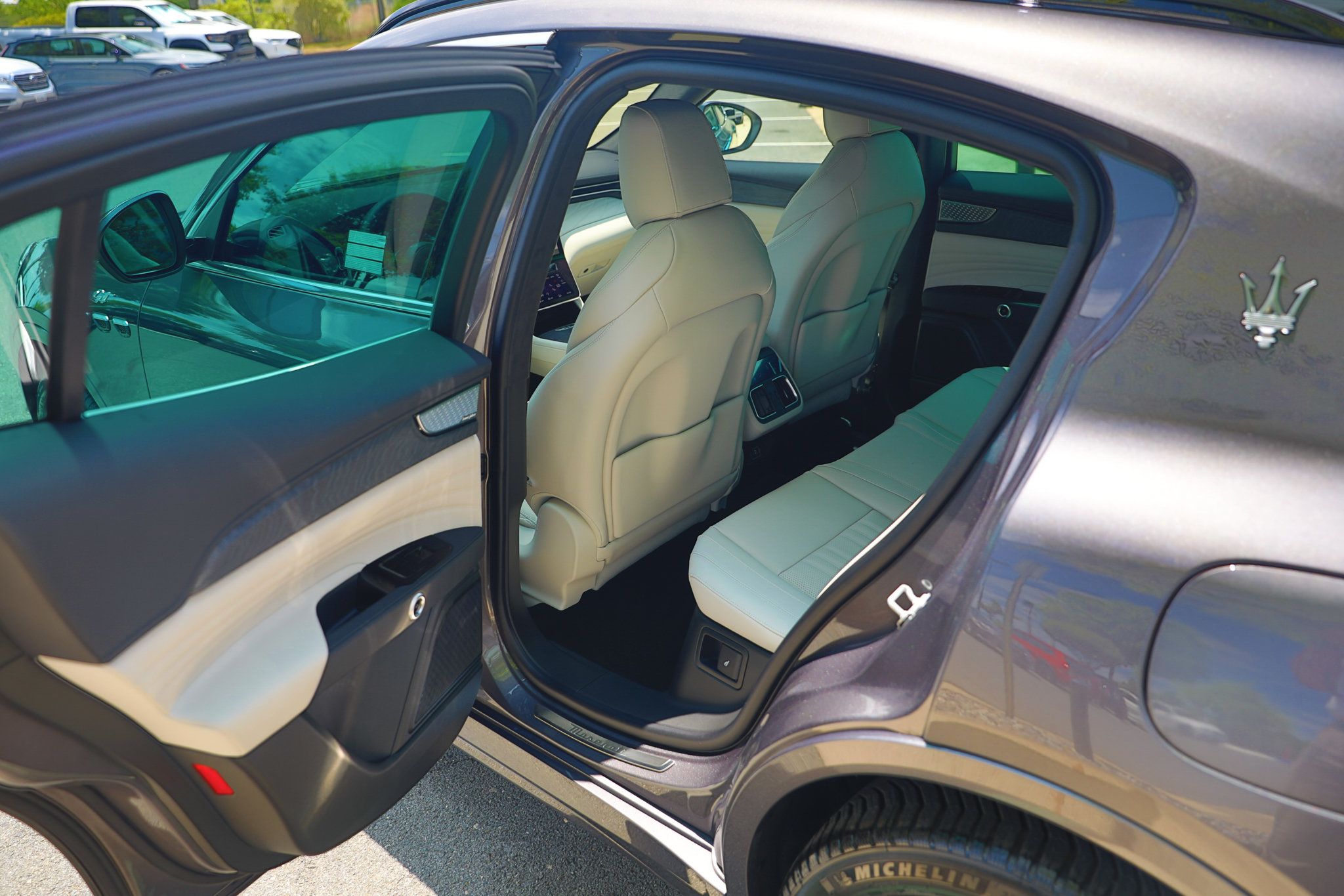 Used 2024 Maserati Grecale Modena AWD/4WD image 31