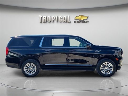 Used 2024 GMC Yukon XL SLT image 6